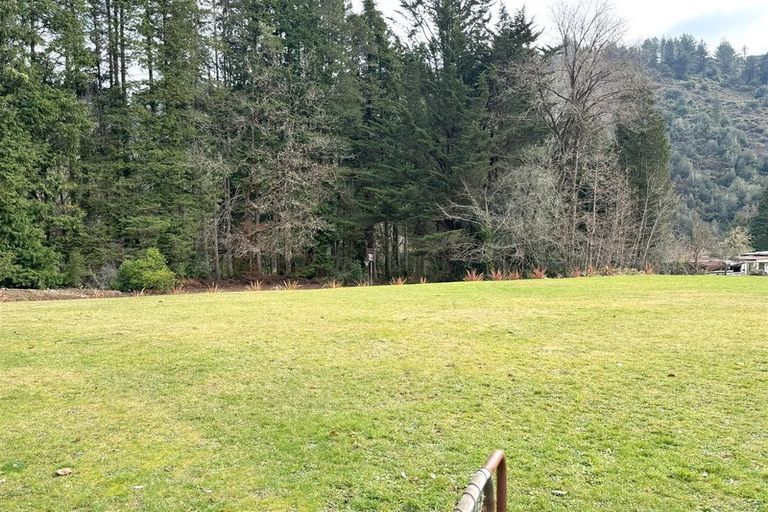 Photo of property in 20 Ramsay Street, Blacks Point, Reefton, 7830