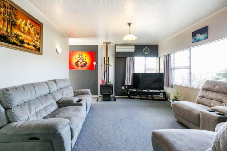 Photo of property in 28 Bowling Road, Greenmeadows, Napier, 4112