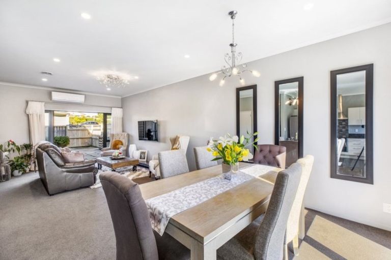 Photo of property in 41 Becker Drive, Weymouth, Auckland, 2103