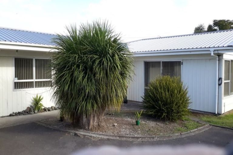 Photo of property in 2/162 Porchester Road, Papakura, 2110