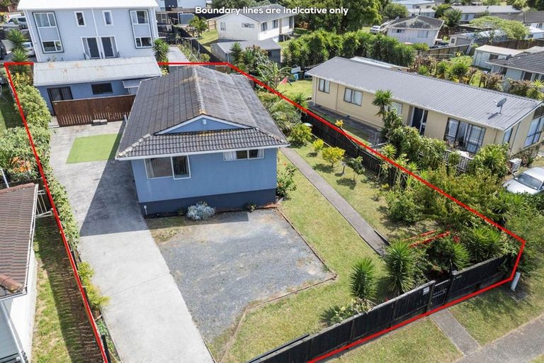 Photo of property in 8 Hyperion Drive, Randwick Park, Auckland, 2105