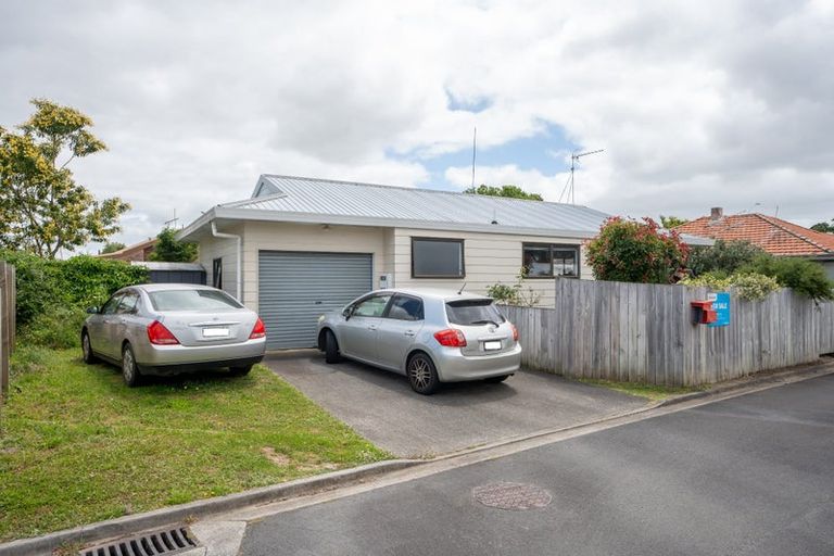 Photo of property in 122 Clarkin Road, Fairfield, Hamilton, 3214