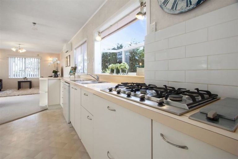 Photo of property in 99 Sturges Road, Henderson, Auckland, 0612