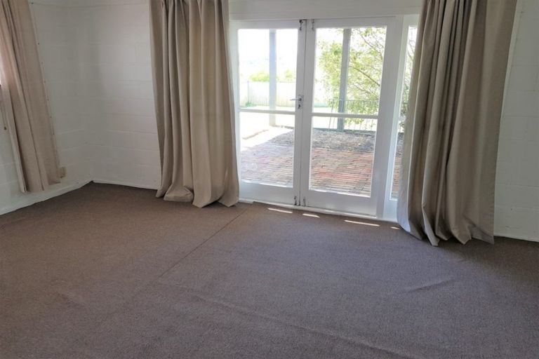 Photo of property in 51a Mellons Bay Road, Mellons Bay, Auckland, 2014