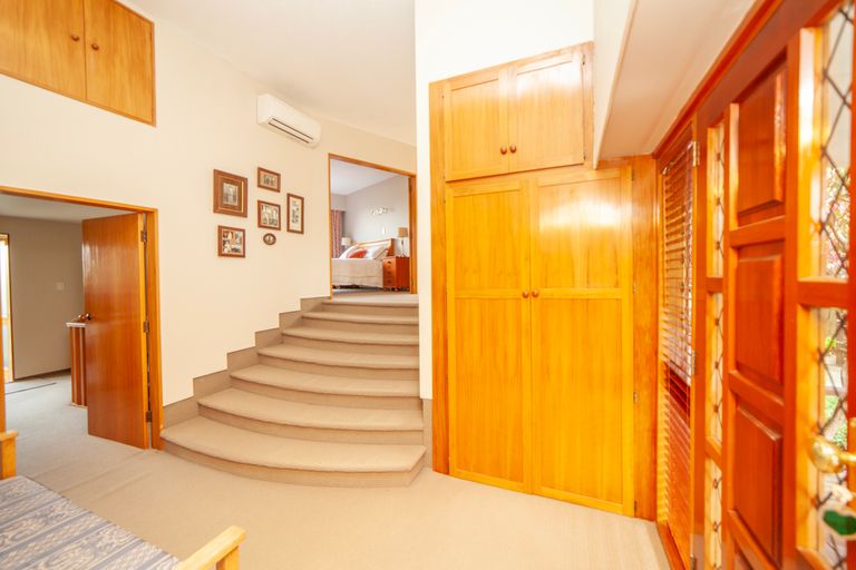 Photo of property in 10 Stormont Place, Avonhead, Christchurch, 8042