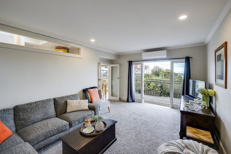 Photo of property in 27 Thompson Road, Bluff Hill, Napier, 4110