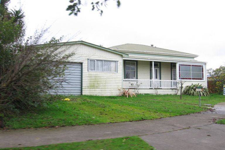 Photo of property in 9 Perrin Place, Kelvin Grove, Palmerston North, 4414