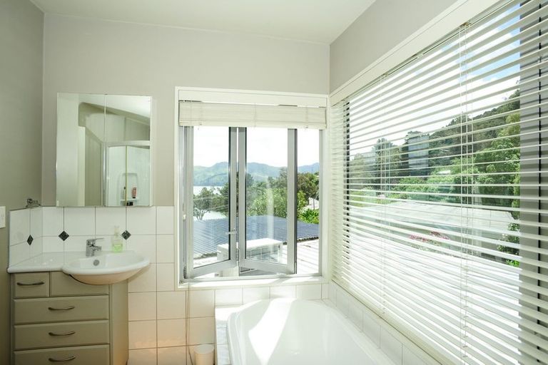 Photo of property in 404 Marine Drive, Charteris Bay, Lyttelton, 8971