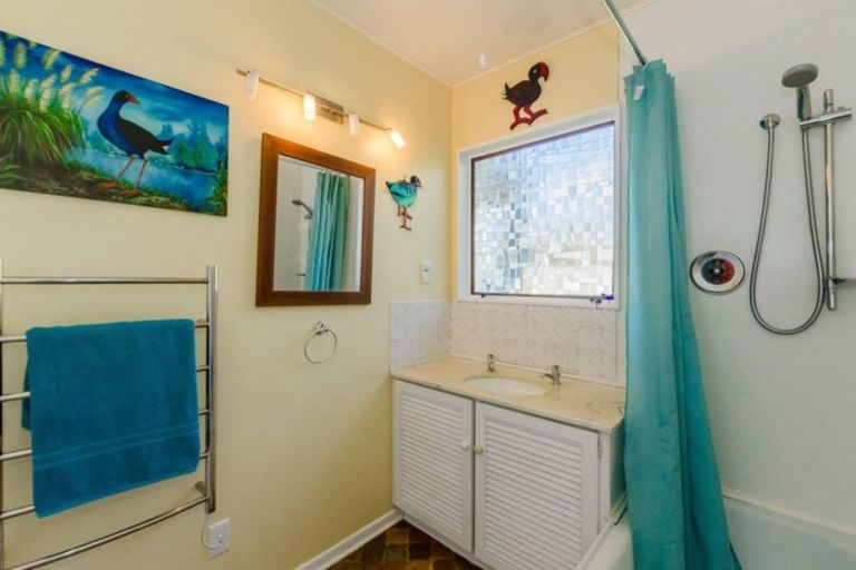 Photo of property in 70 Belvedere Avenue, Waikanae, 5036