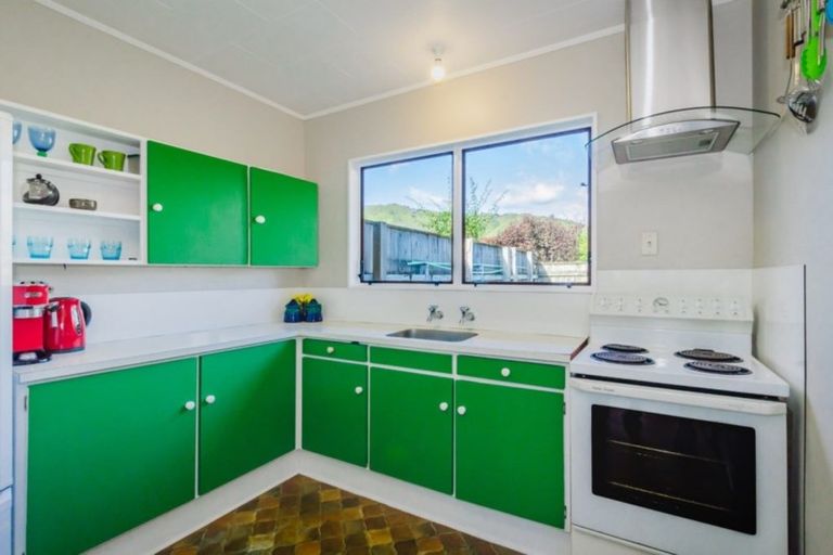 Photo of property in 70 Belvedere Avenue, Waikanae, 5036