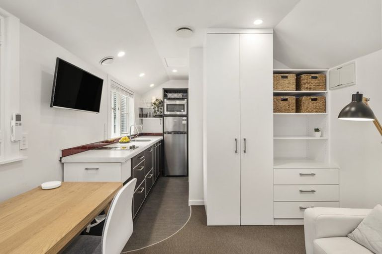 Photo of property in 56 Glen Road, Kelburn, Wellington, 6012