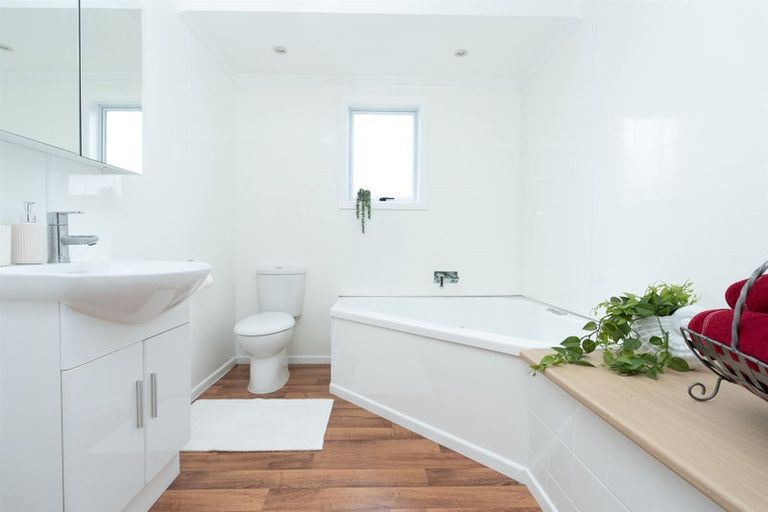 Photo of property in 36 Mears Road, St Andrews, Hamilton, 3200