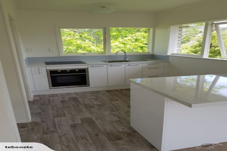 Photo of property in 2/20 Glamorgan Drive, Torbay, Auckland, 0630