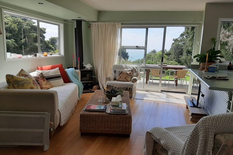 Photo of property in 95 Cornwallis Road, Cornwallis, Auckland, 0604