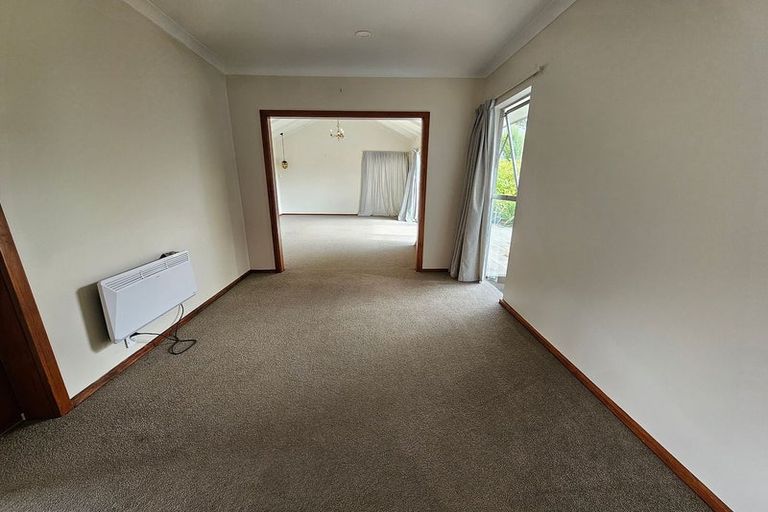 Photo of property in 11 Grimseys Road, Redwood, Christchurch, 8051