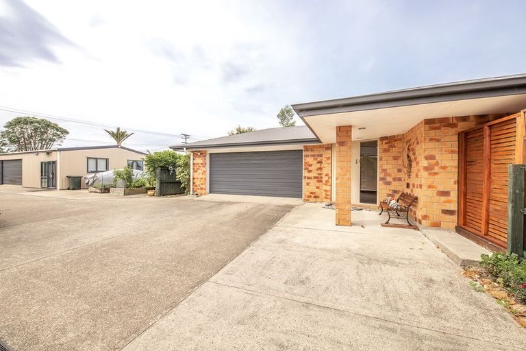 Photo of property in 42 Peel Street, Westport, 7825