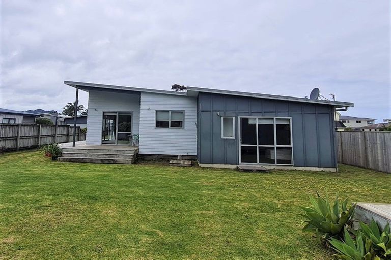 Photo of property in 8 Wells Place, Whitianga, 3510