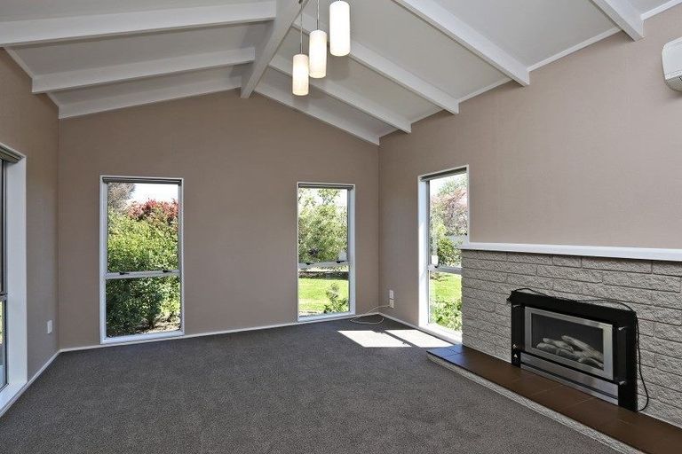 Photo of property in 17 Breadalbane Road, Havelock North, 4130