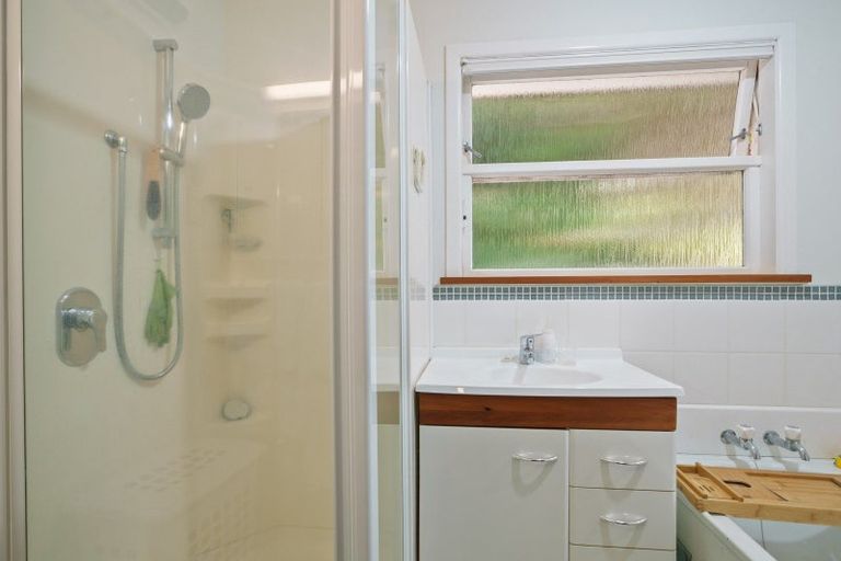 Photo of property in 10 Haven Grove, Naenae, Lower Hutt, 5011