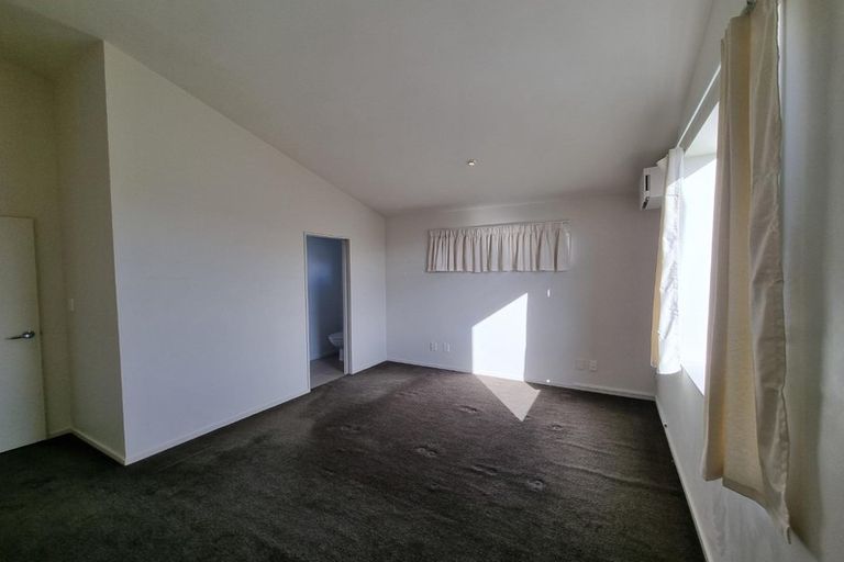 Photo of property in 63 Sheridan Terrace, Johnsonville, Wellington, 6037