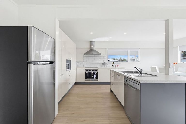Photo of property in 127b Bruce Mclaren Road, Henderson, Auckland, 0612