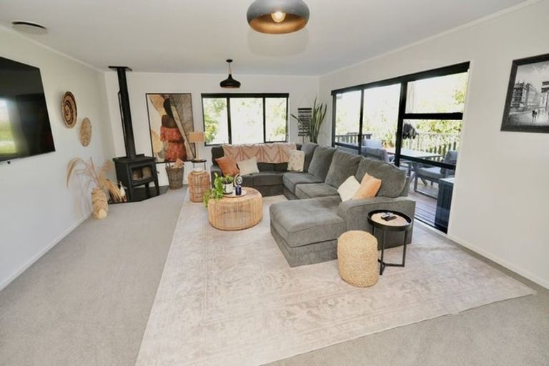 Photo of property in 7 Hillgrove Place, Fitzherbert, Palmerston North, 4410