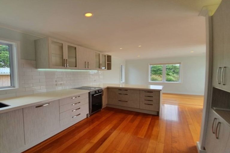 Photo of property in 21 Crispe Road, Clarks Beach, 2122