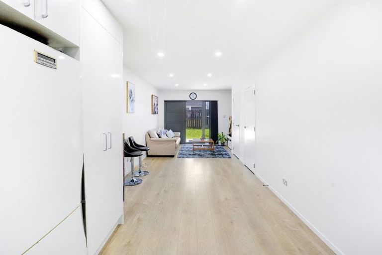 Photo of property in 17 Valour Lane, Papakura, 2110