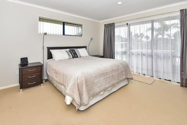 Photo of property in 14 Trossach Place, Wattle Downs, Auckland, 2103