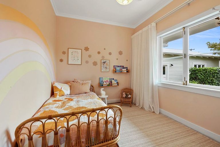 Photo of property in 66 Paynters Avenue, Strandon, New Plymouth, 4312