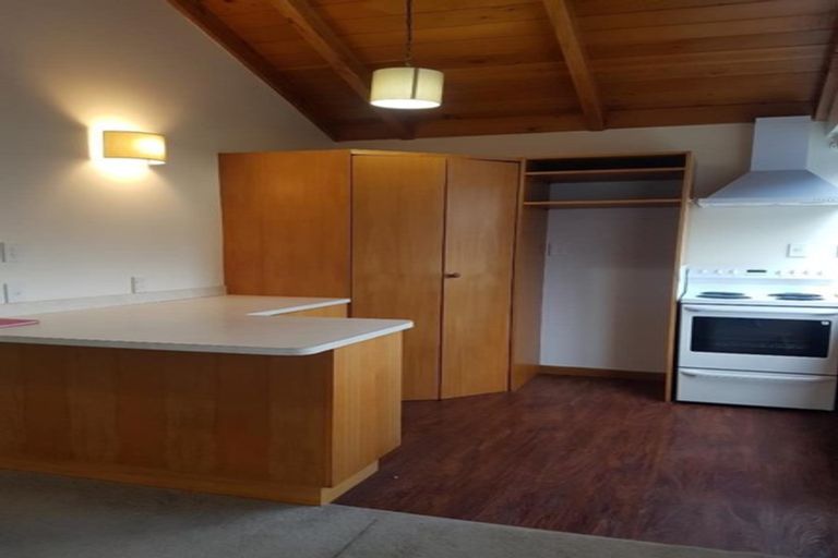 Photo of property in 2/2 Tiverton Crescent, Whalers Gate, New Plymouth, 4310