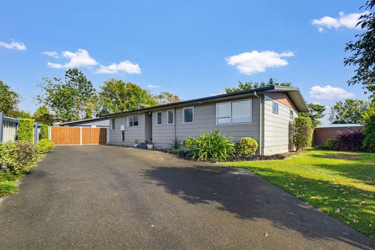 Photo of property in 6 Escort Grove, Awapuni, Palmerston North, 4412