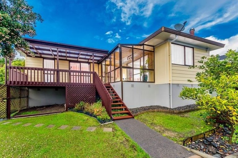 Photo of property in 27 Hassan Drive, Massey, Auckland, 0614