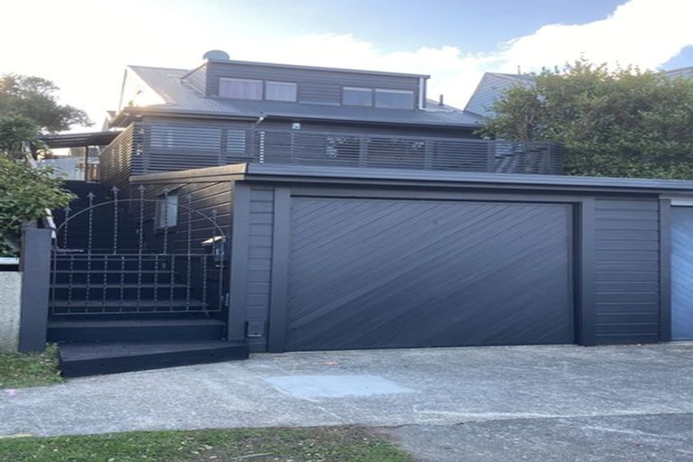 Photo of property in 13 Cobar Close, Maupuia, Wellington, 6022
