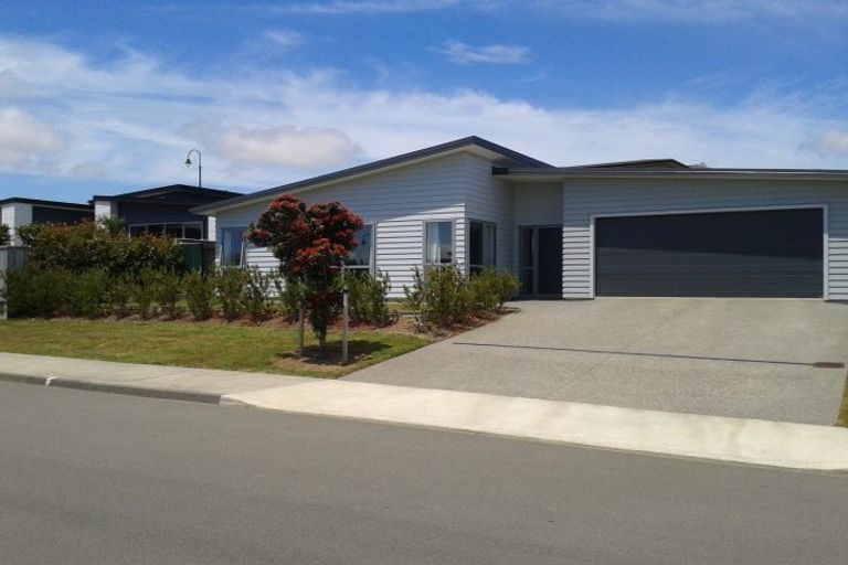 Photo of property in 3 Wangapeka Way, Aotea, Porirua, 5024