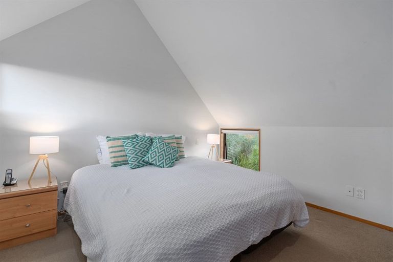 Photo of property in 1/18 Rossmore Terrace, Murrays Bay, Auckland, 0630