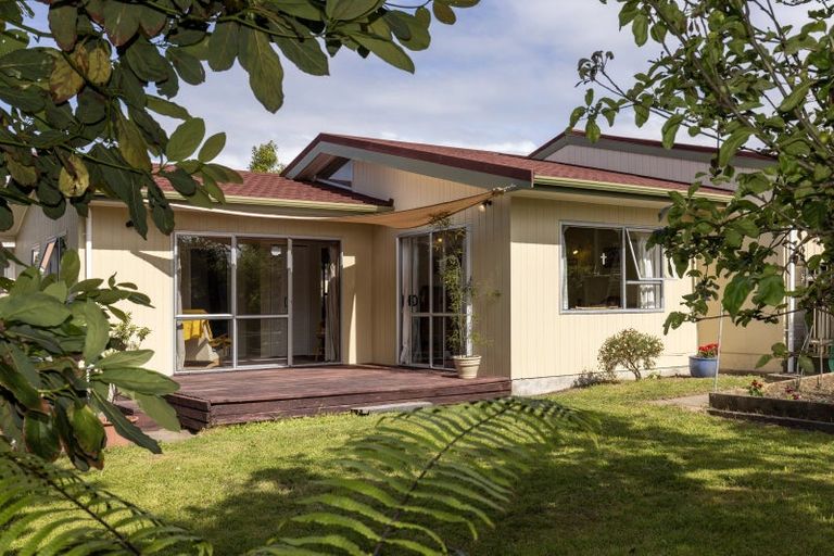 Photo of property in 67 Te Moana Road, Waikanae Beach, Waikanae, 5036