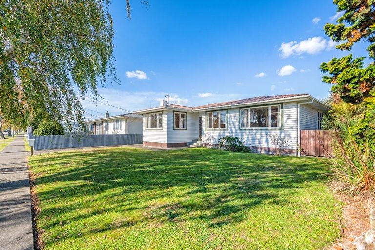 Photo of property in 22 Benmore Avenue, Cloverlea, Palmerston North, 4412