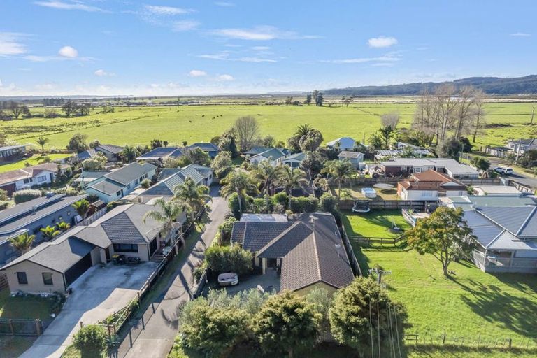 Photo of property in 45b Springs Road, Parakai, 0830