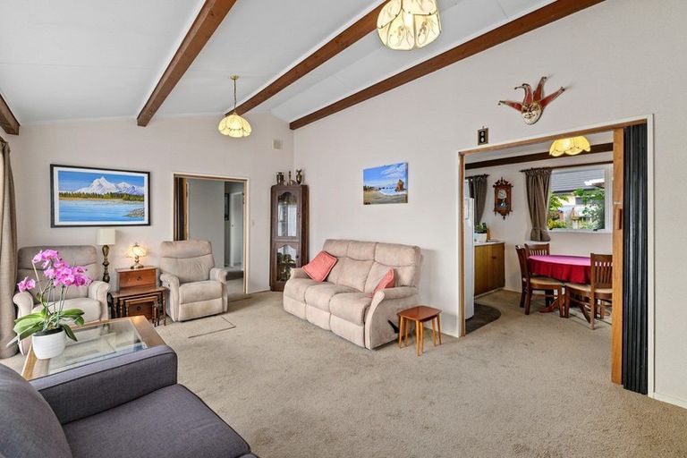 Photo of property in 152b Bartholomew Road, Levin, 5510