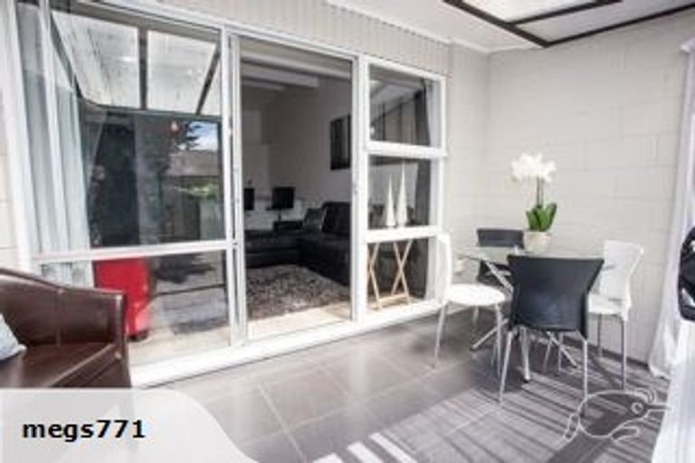 Photo of property in 2/32 Abberley Crescent, St Albans, Christchurch, 8014