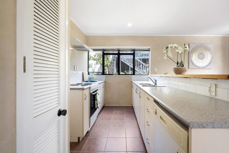Photo of property in 3/75 Stanley Road, Glenfield, Auckland, 0629