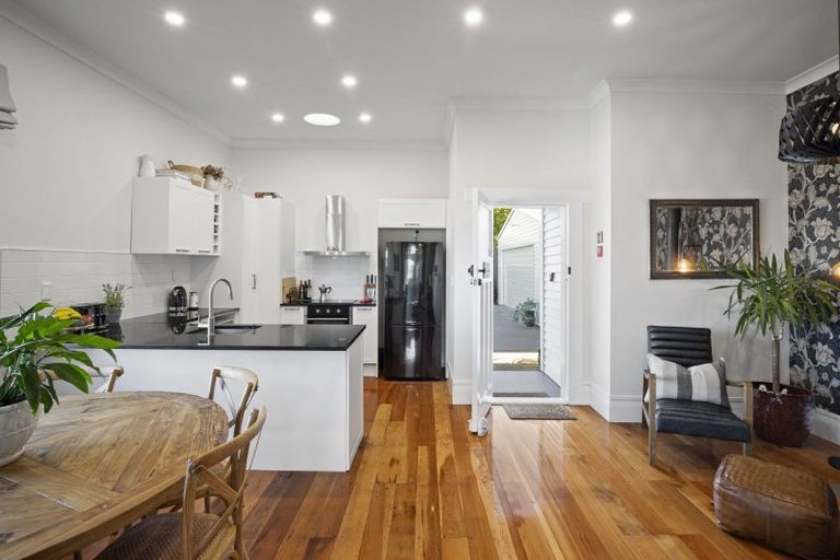 Photo of property in 192 Kitchener Road, Pukekohe, 2120