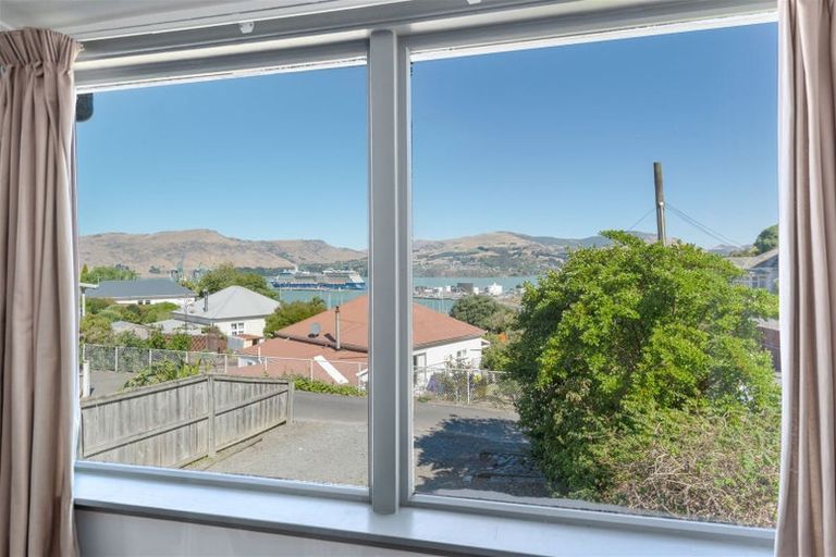 Photo of property in 24 Voelas Road, Lyttelton, 8082