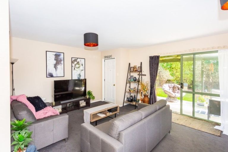 Photo of property in 2/19 Thistledown Place, Woolston, Christchurch, 8062