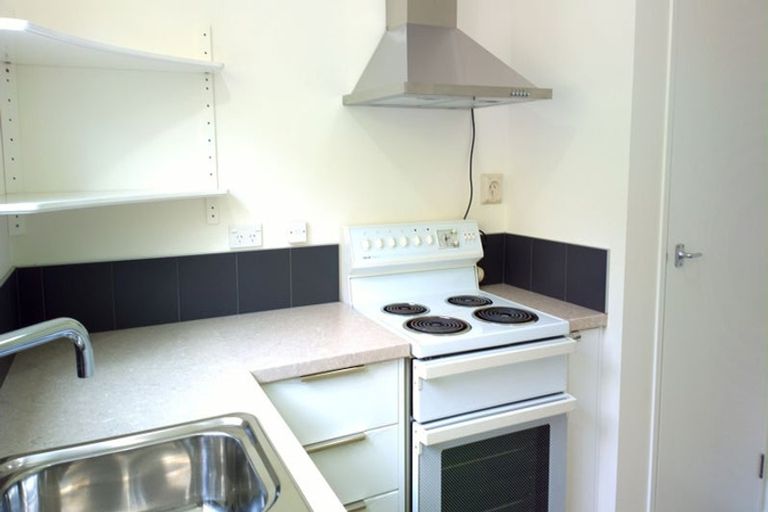 Photo of property in 1/43 Edgecombe Street, Newlands, Wellington, 6037