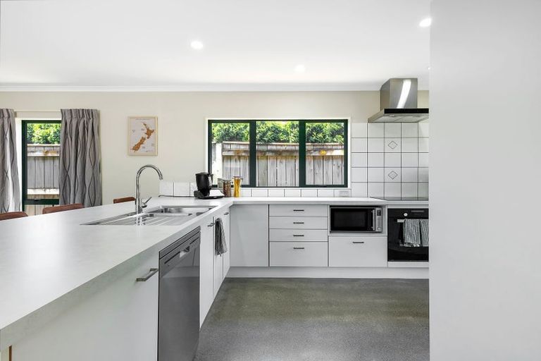 Photo of property in 2 Hanna Place, Havelock North, 4130