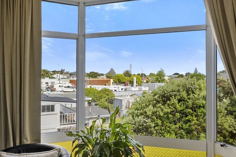 Photo of property in 4/184 Powderham Street, New Plymouth, 4310