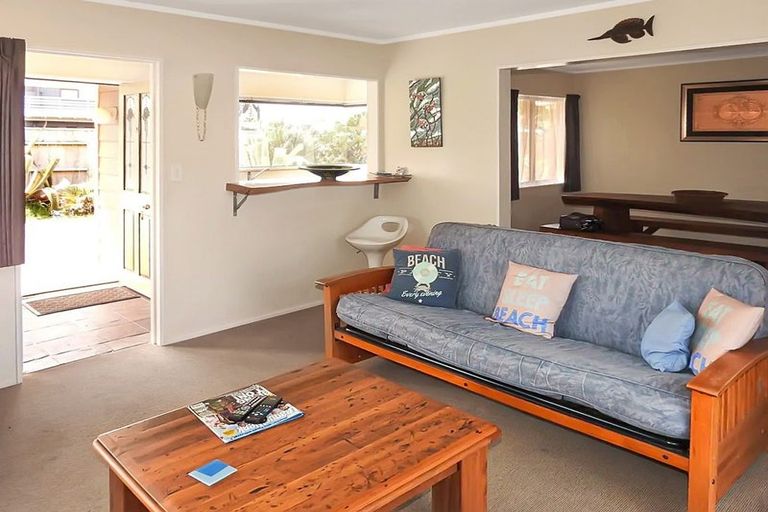 Photo of property in 9 Koputara Road, Himatangi Beach, Foxton, 4891
