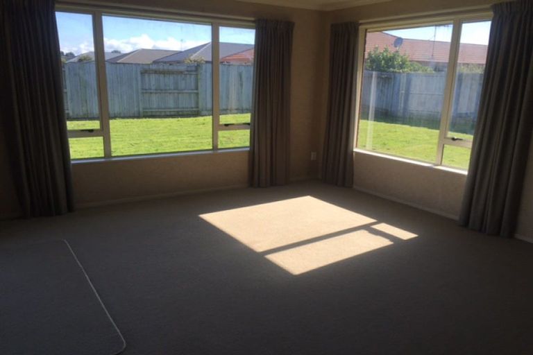 Photo of property in 5 Boston Parade, Kelvin Grove, Palmerston North, 4414